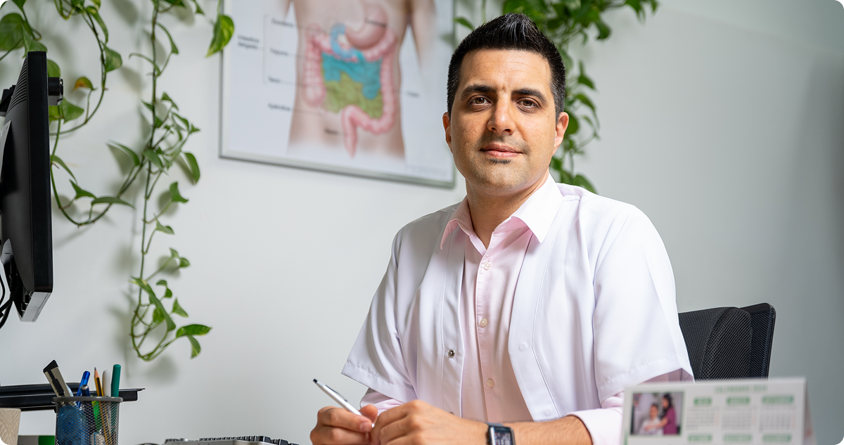Especialista de Depuración Corporal preparado para una consulta digestiva
